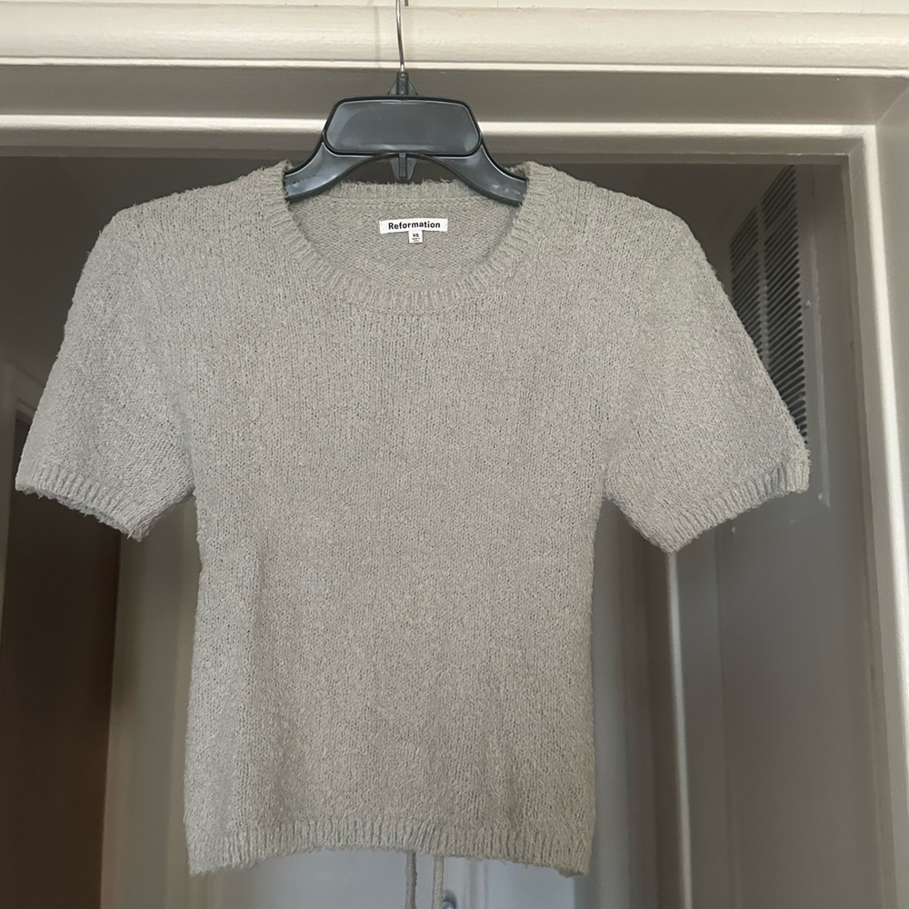 REFORMATION Cropped Shortsleeved Open Back Sweater, Grey, Size XS